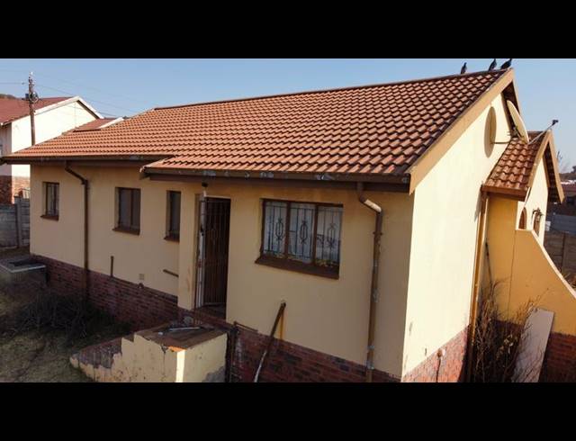 3 BEDROOM HOUSE FOR SALE IN ZAKARIYYA PARK